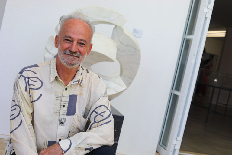 Vernissage reúne modernosos em torno das artes