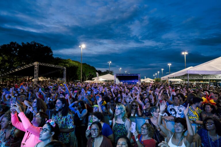 Antes do confete cair…